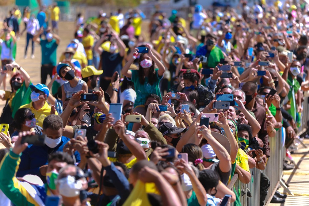 7 de setembro - O presidente Jair Bolsonaro participa de cerimônia do 7 de setembro realizada no Palácio da Alvorada em Brasília (DF), nesta segunda-feira (7). O evento foi restrito a convidados e imprensa, devido à pandemia da Covid-19, para evitar aglomerações. Porém apoiadores do presidente compareceram ao local — Foto: Cláudio Marques/Futura Press/Estadão Conteúdo