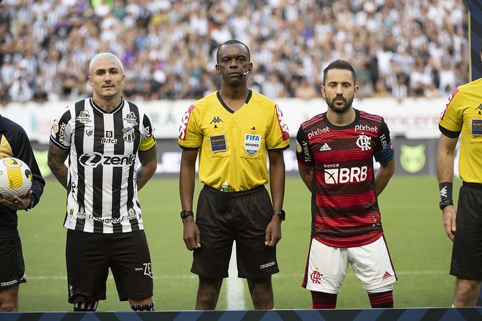 Luiz Flávio de Oliveira, em Ceará x Flamengo, pelo Brasileirão 2022 — Foto: Divulgação: Alexandre Vidal/CRF