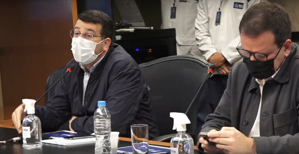 Daniel Soranz e Eduardo Paes em coletiva no Centro de Operações Rio — Foto: Divulgação/ Prefeitura do Rio