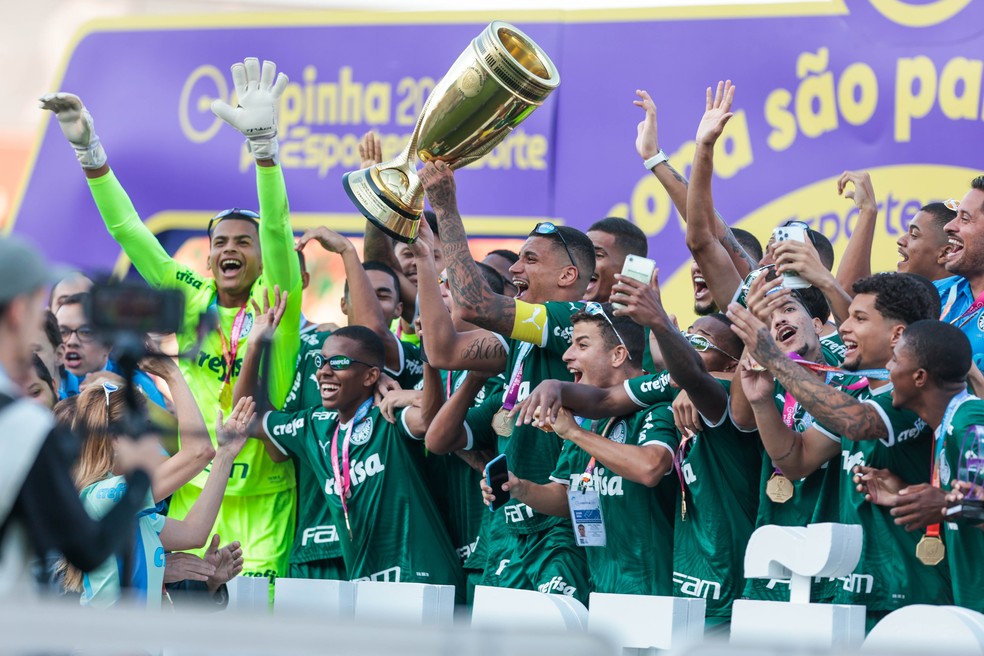 Palmeiras é bicampeão da Copinha 2023 — Foto: Marcello Zambrana/AGIF