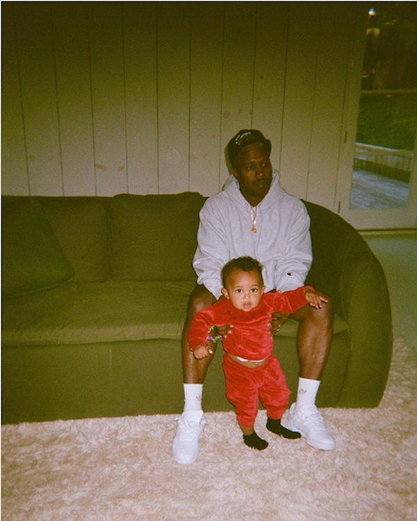 O rapper Kanye West com o filho (Foto: Instagram)