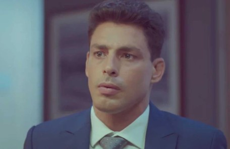 Na quinta (23), Christian vai levar o filho de Ravi (Juan Paiva) a um hospital particular e será flagrado por Santiago Reprodução