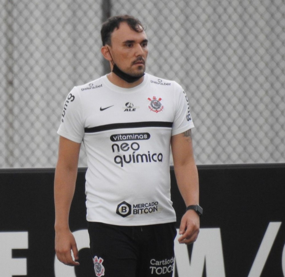 Após cinco anos e meio no São Paulo, analista de desempenho volta ao Corinthians