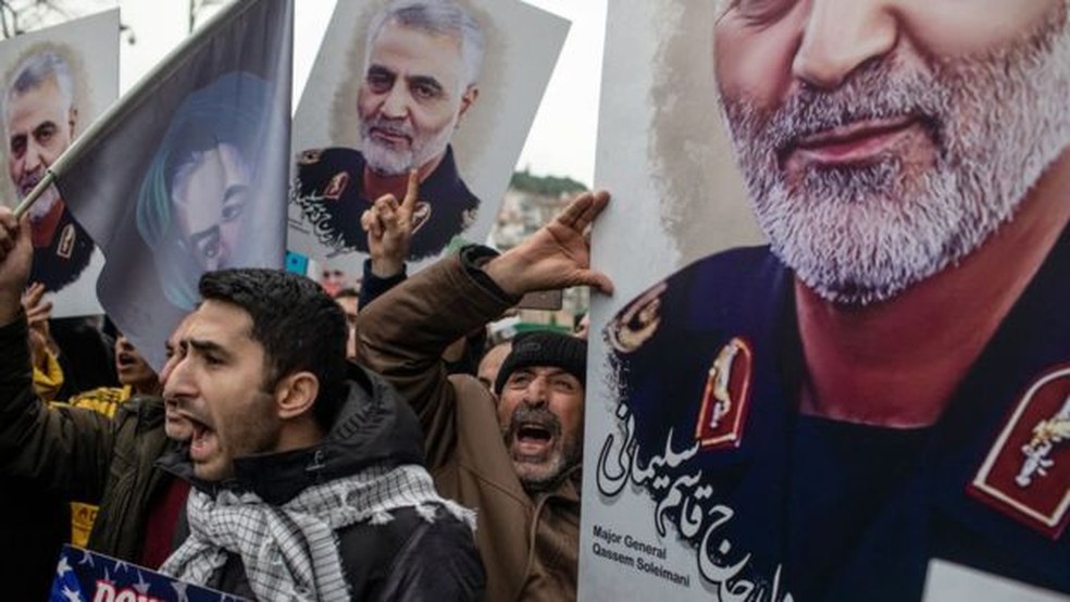 Depois que Estados Unidos mataram o general Qasem Soleimani, Irã prometeu 'vingança severa' — Foto: Getty Images/BBC