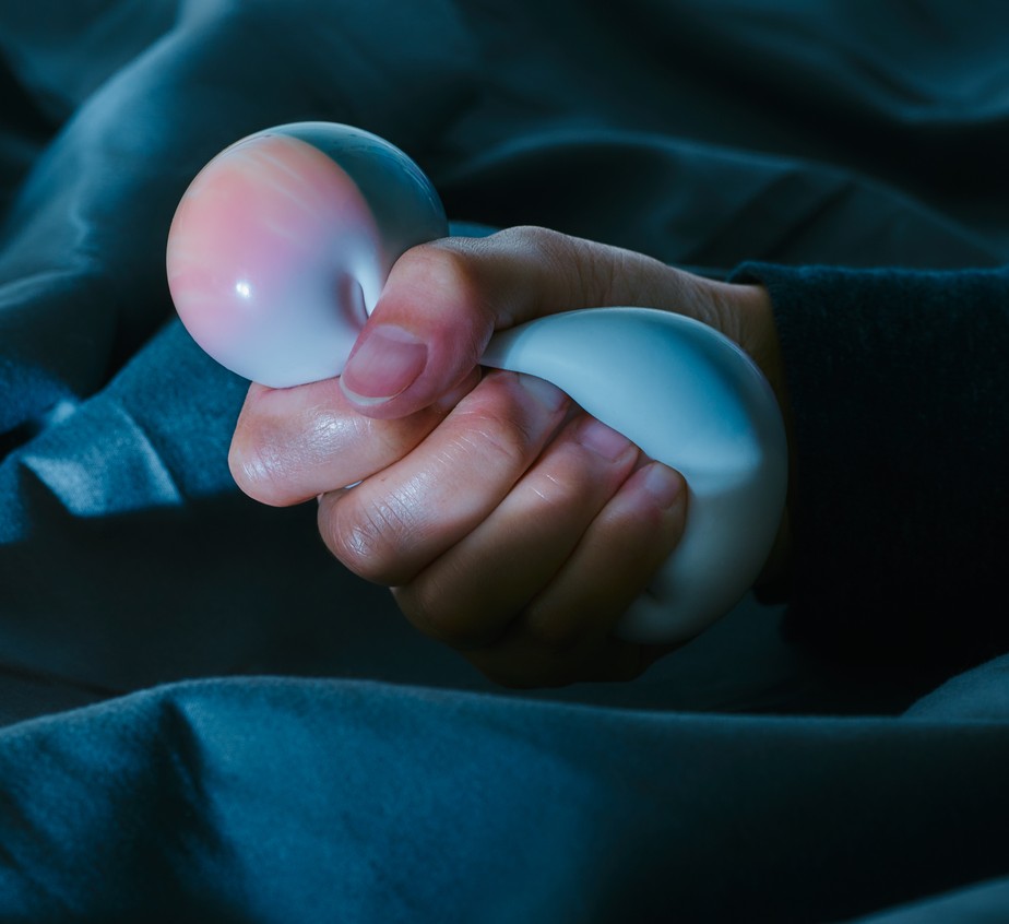 Por que os problemas vêm à mente na hora de dormir. Três dicas de como evitar isso