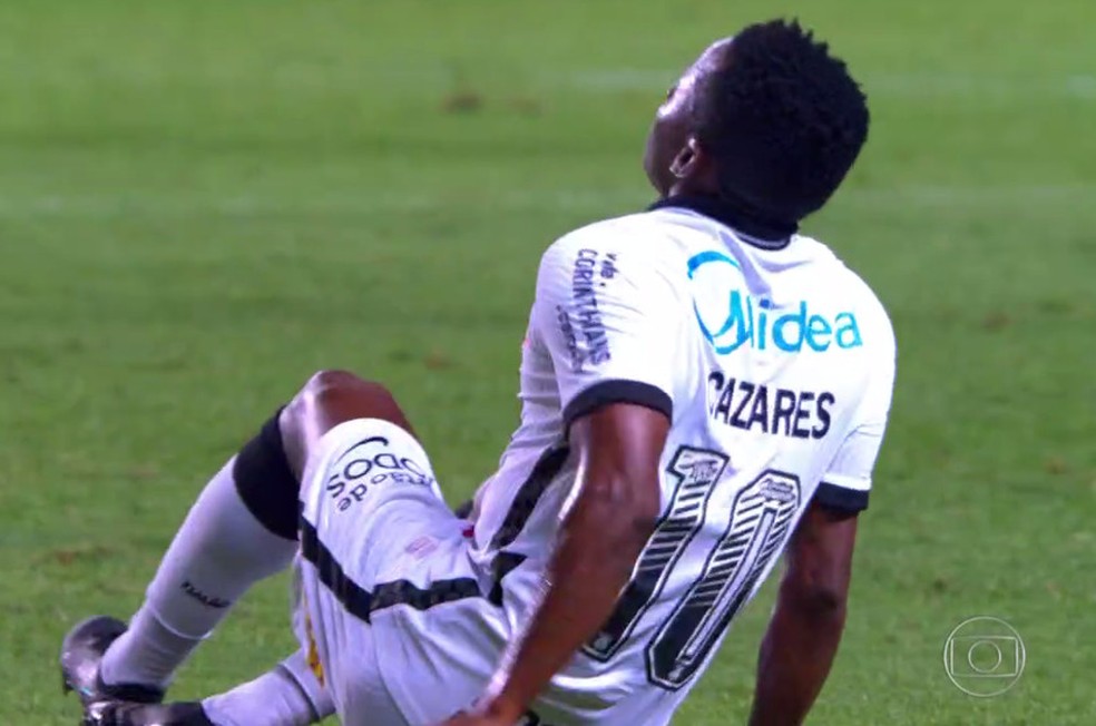 Cazares sente dores na coxa e pode desfalcar Corinthians; Jô recebe cuidados de Mancini