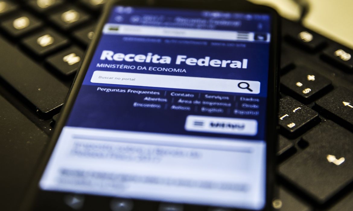 Imposto de Renda 2022: Receita Federal paga 2º lote de restituição nesta quinta