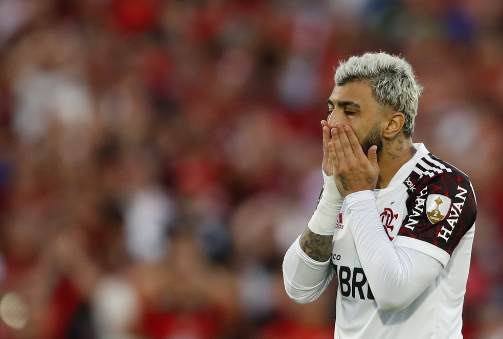 Gabigol chateado com gol do Palmeiras — Foto: REUTERS/Agustin Marcarian