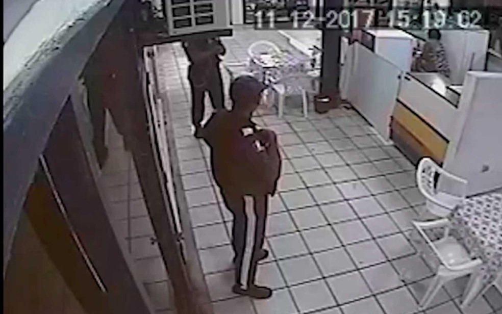 Assaltantes se passam por seguranças e levam R$ 112 mil de casa lotérica em Salvador (Foto: Reprodução/Polícia Civil)