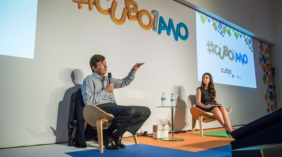 Roberto Setubal, presidente do Itaú Unibanco, fala a donos de startups na incubadora (Foto: Edu Bandelli/QUADRA 2)