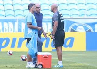 Treino do Grêmio não confirma volta de trio e mantém rotina de mistério
