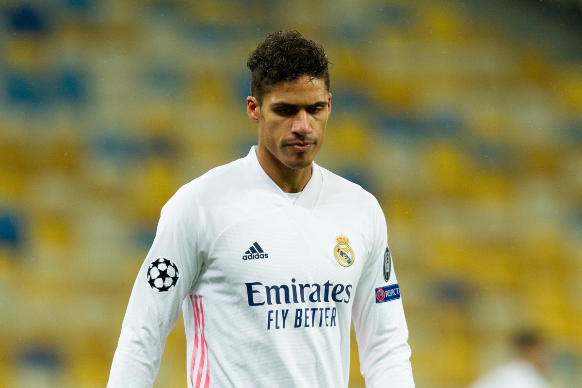 Manchester United acerta com Real Madrid e deve pagar R$ 305 milhões por Varane - Vimarsana News