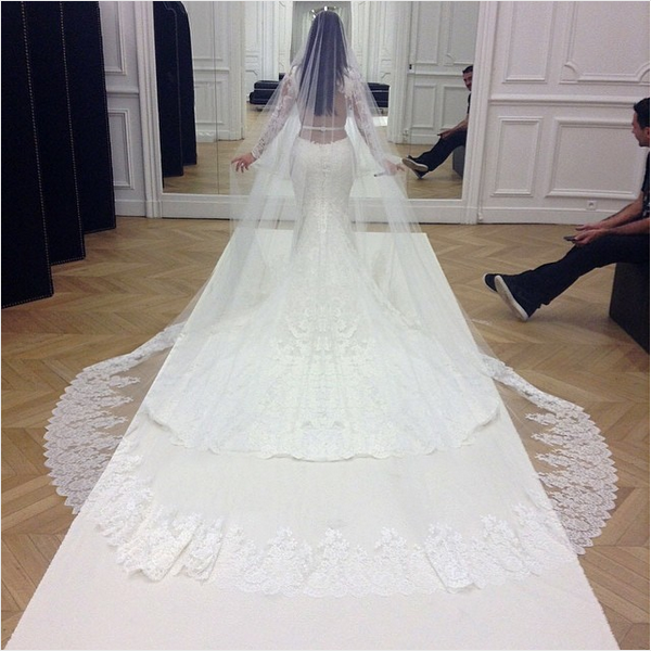 Uma foto do casamento de Kim Kardashian compartilhada por Kris Jenner (Foto: Instagram)