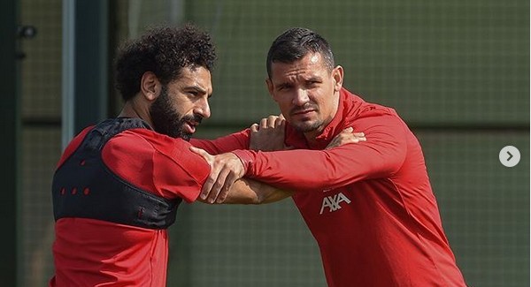 O zagueiro croata Dejan Lovren e o atacante egípcio Mohamed Salah em um treino do Liverpool (Foto: Instagram)