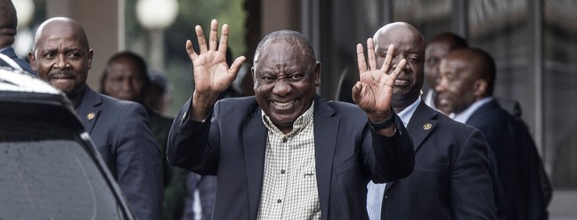 Presidente sul-africano Cyril Ramaphosa envolvido em esquema de corrupção traça os próximos passos e garante que não vai renunciar — Foto: MARCO LONGARI/AFP