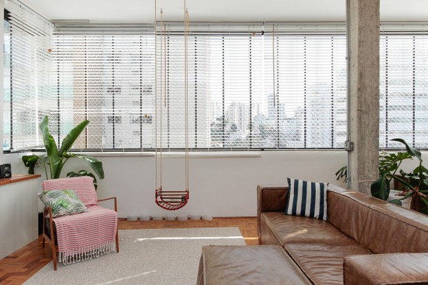 100 m² com ambientes integrados, janelas curvas e clima de casa (Foto: Marcos Caldo @marcos.caldo )