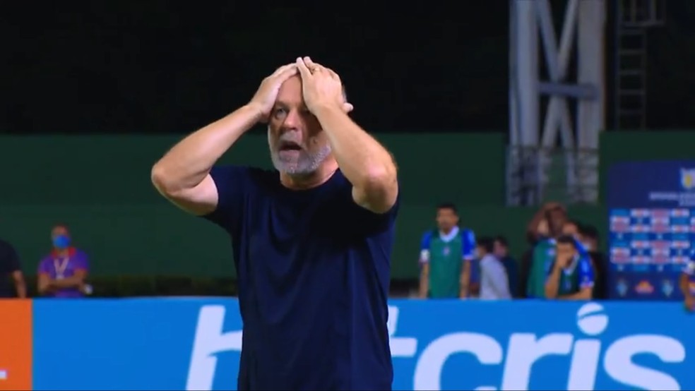 Mano Menezes reage a anula&ccedil;&atilde;o de gol do Bahia nos acr&eacute;scimos pelo VAR contra o Sport &mdash; Foto: Reprodu&ccedil;&atilde;o