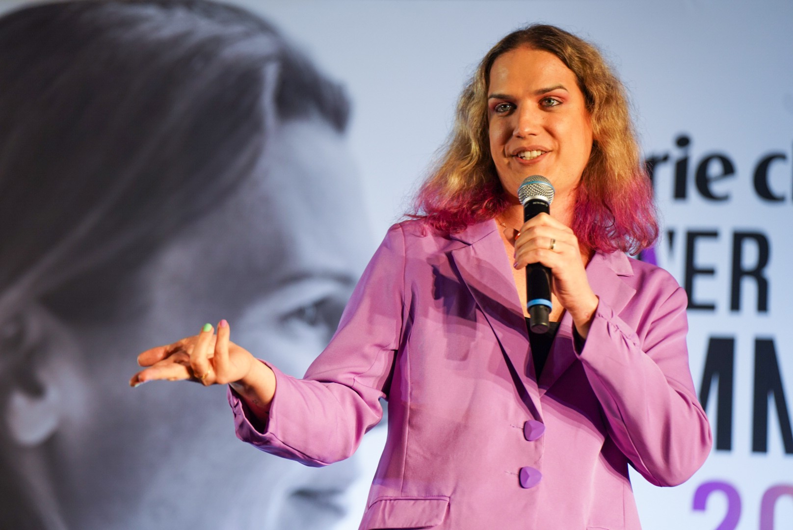 Danielle Torres fala sobre gênero e representatividade no Power Trip Summit (Foto: Bléia Campos)