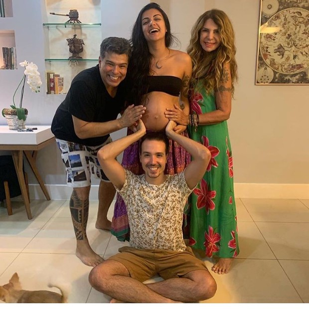 Mauricio Mattar e Elba Ramalho com a nora, Amanda Mezkta, e o filho, Luã Yvys (Foto: Reprodução/Instagram)