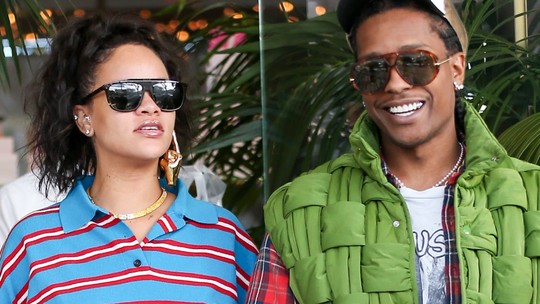 Grávida, Rihanna mostra barriguinha em passeio com ASAP Rocky e usa bolsa de R$ 62 mil 