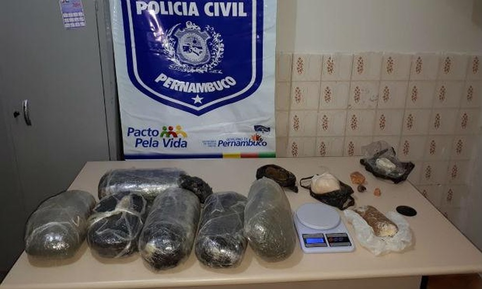 Droga foi levada para a delegacia da cidade (Foto: PolÃ­cia Civil/DivulgaÃ§Ã£o)