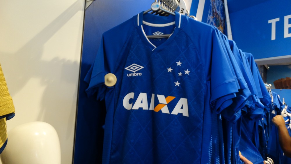 Caixa, mudança na camisa e receita na Libertadores: Cruzeiro planeja ano de 2018