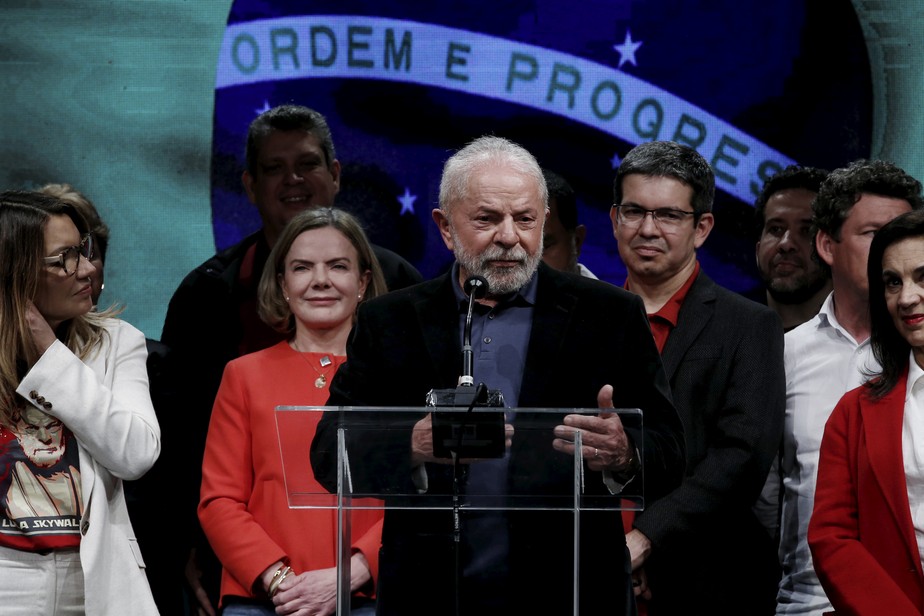 Ex-presidente Luiz Inácio Lula da Silva (PT) durante seu primeiro discurso após confirmação de que a disputa irá para o segundo turno
