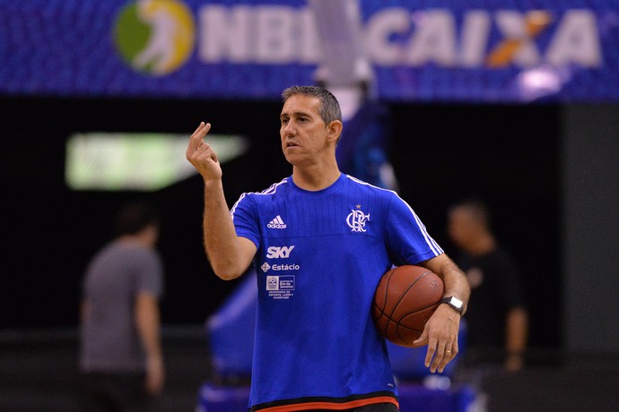 NBB: técnico do Fla convoca torcida de Manaus para jogo com Vasco