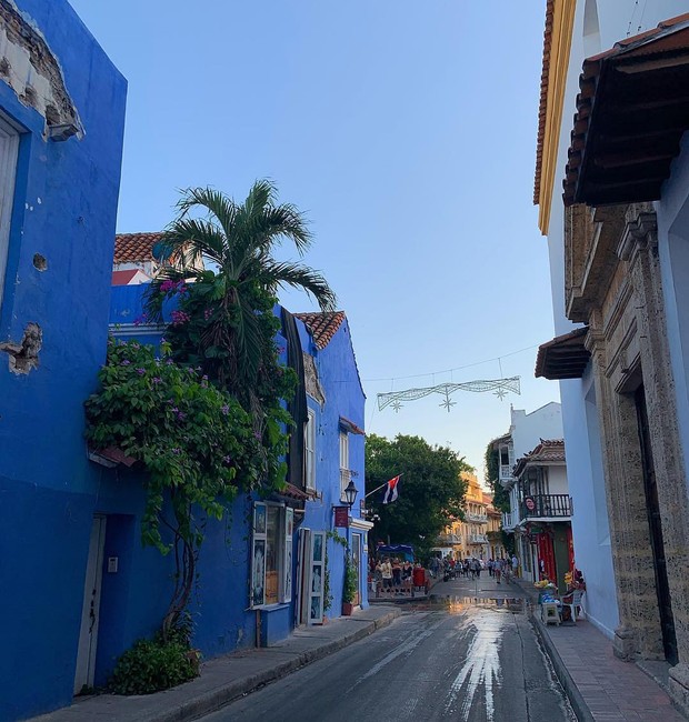 Emily Ratajkowski em Cartagena (Foto: Reprodução/Instagram)