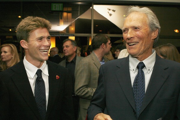 Scott Eastwood ao lado do pai, Clint Eastwood (Foto: Getty Images)