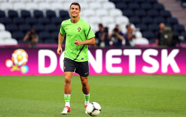 Cristiano Ronaldo no treino de Portugal (Foto: Getty Images)