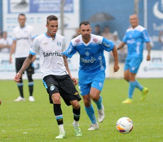 Destaque em amistoso, Luan minimiza empate e celebra boa pré-temporada