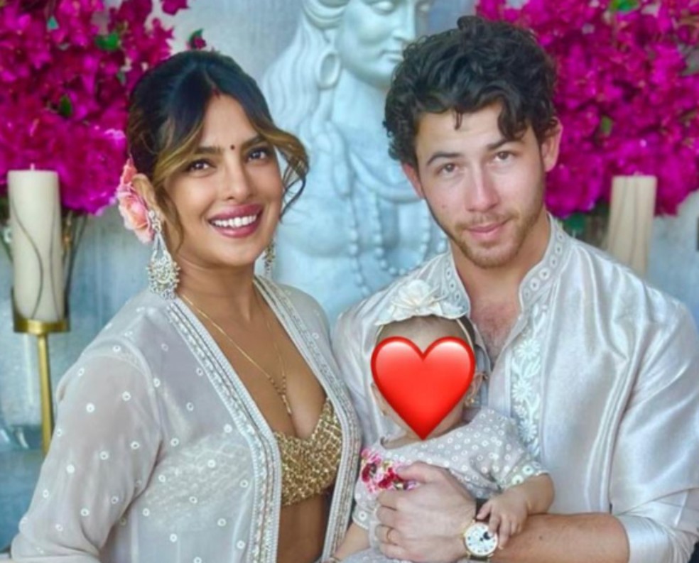 Priyanka Chopra e Nick Jonas e filha — Foto: Reprodução do Instagram