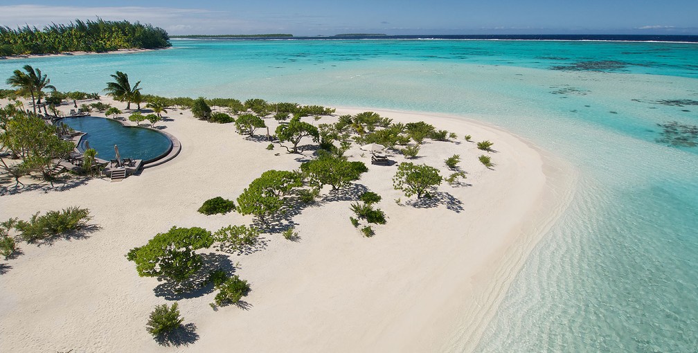 O resort Brando é quase neutro em carbono, mas os hóspedes ainda precisam voar para lá em aviões que poluem o meio ambiente — Foto: The Brando