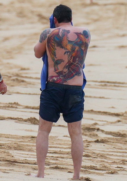 Ben Affleck e sua tatuagem (Foto: Backgrid)
