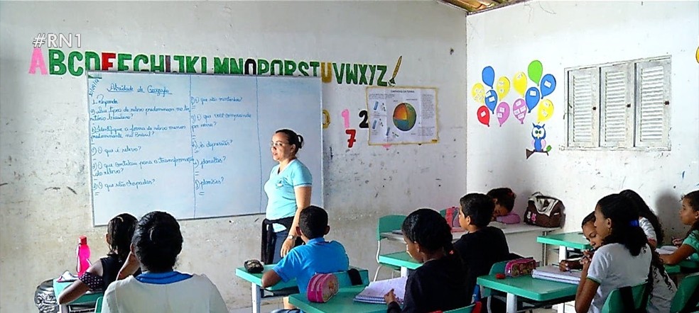Alunos de escola municipal na Grande Natal estÃ£o hÃ¡ nove anos em casa improvisada â Foto: ReproduÃ§Ã£o/Inter TV Cabugi