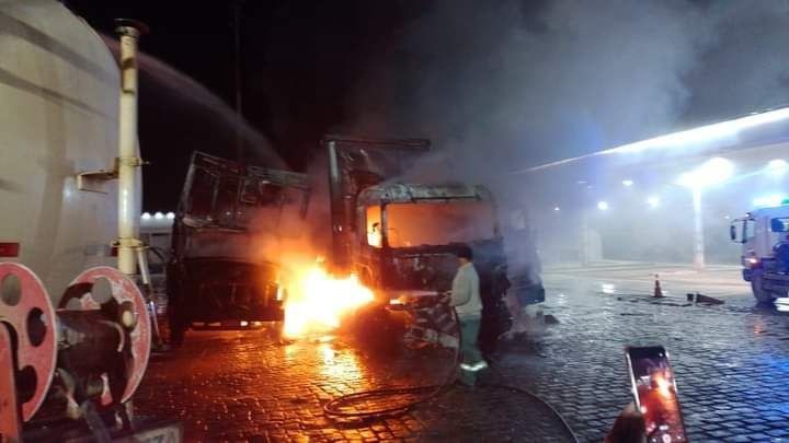 Incêndio atinge caminhões estacionados em posto de gasolina e deixa vítima no interior de São Paulo; VÍDEO
