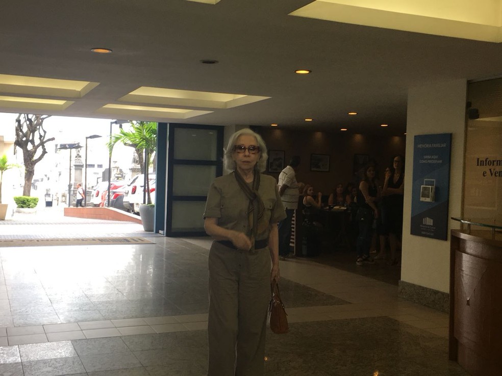 Fernanda Montenegro chega ao Memorial para se despedir de Tônia Carrero (Foto: Patríicia Teixeira/G1)