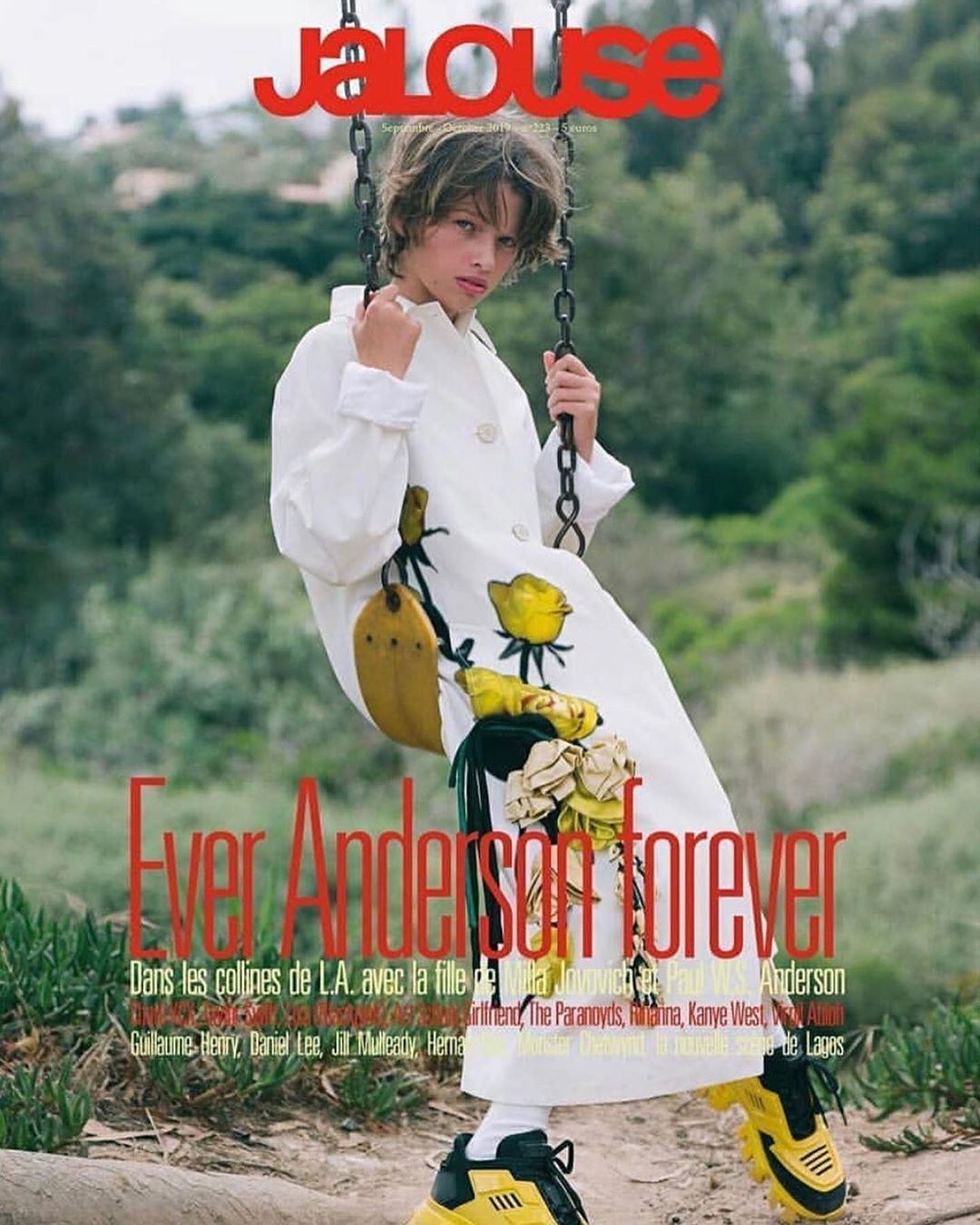 Filha De Milla Jovovich Estrela Capa De Revista E Impressiona Por Semelhanca Com A Mae Quem Quem News