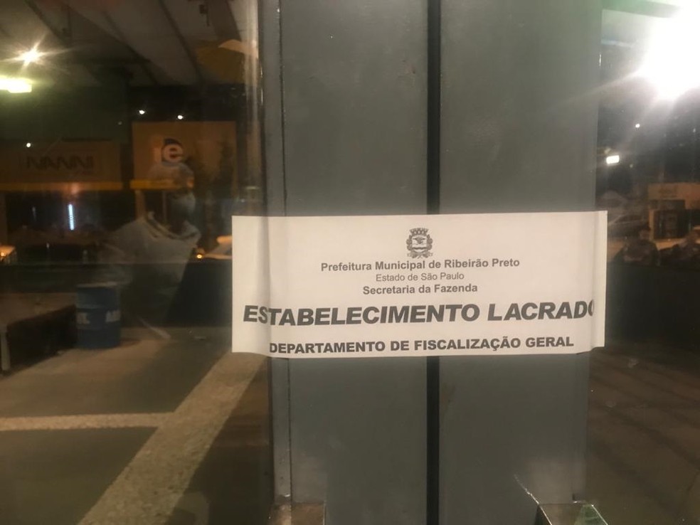 Bar é lacrado em Ribeirão Preto (SP) por desrespeito às normas de quarentena — Foto: Divulgação / CCS