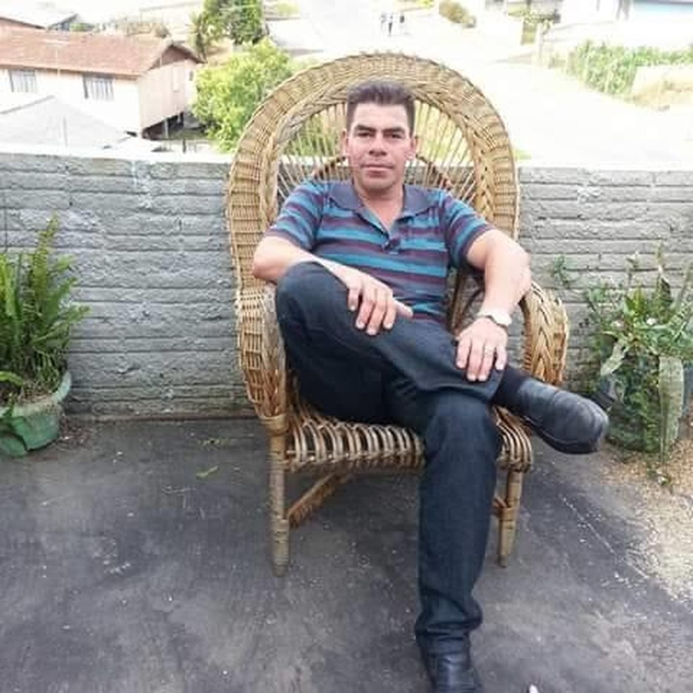 Marcelo estava trabalhando no canteiro central da BR-277, em Curitiba, quando foi atingido pelo carro — Foto: Arquivo pessoal 