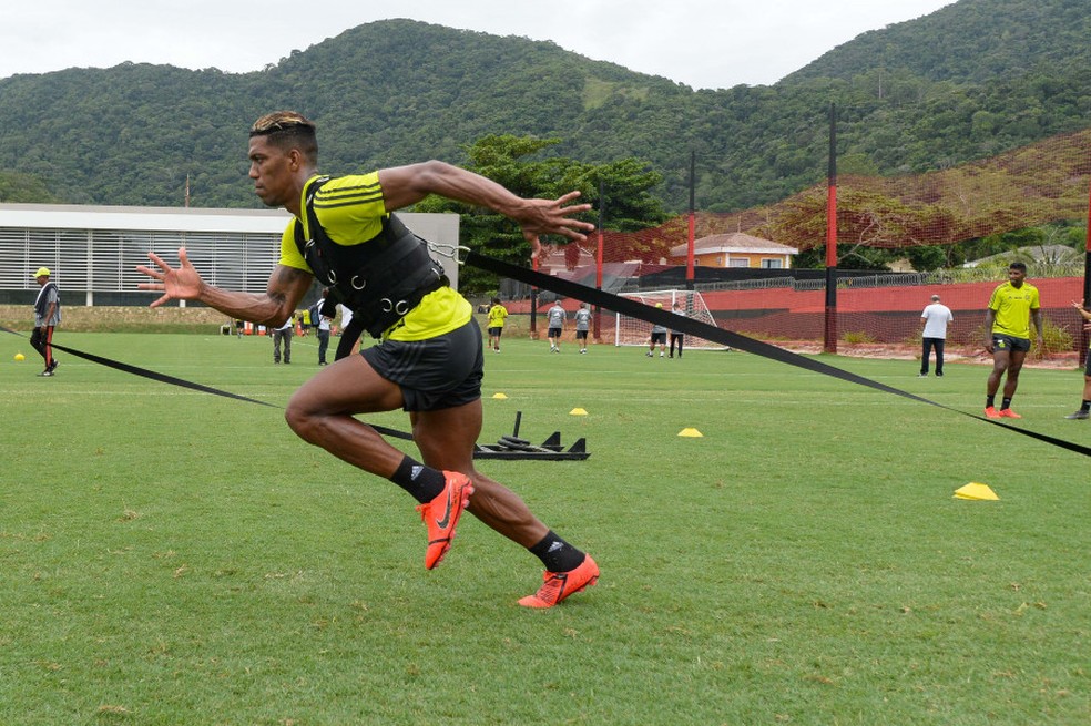 Berrío recuperando a forma pelo Flamengo no início do ano — Foto: Alexandre Vidal / Flamengo