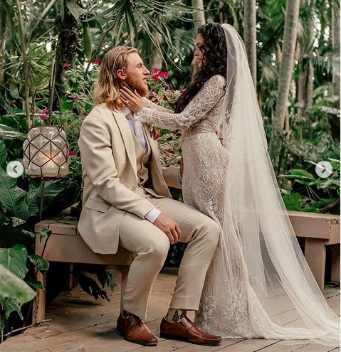 Uma foto do casamento de Vanessa Morgan com Michael Kopech (Foto: Instagram)