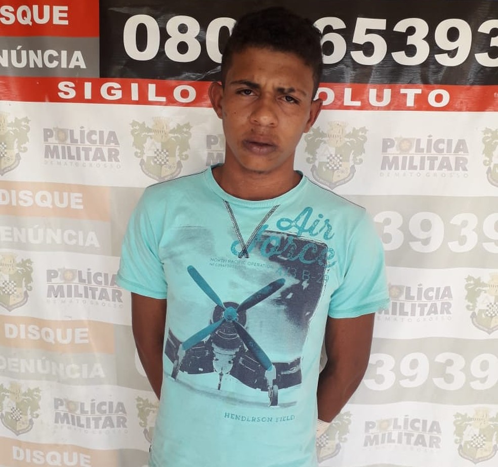 Jovem de 21 anos foi preso e confessou o crime — Foto: Polcia Militar/Divulgao