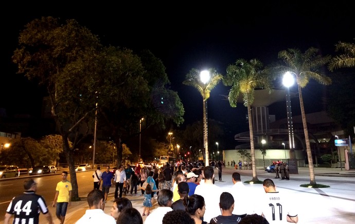 Problema na venda de ingressos faz Maracanã abrir portões a torcedores