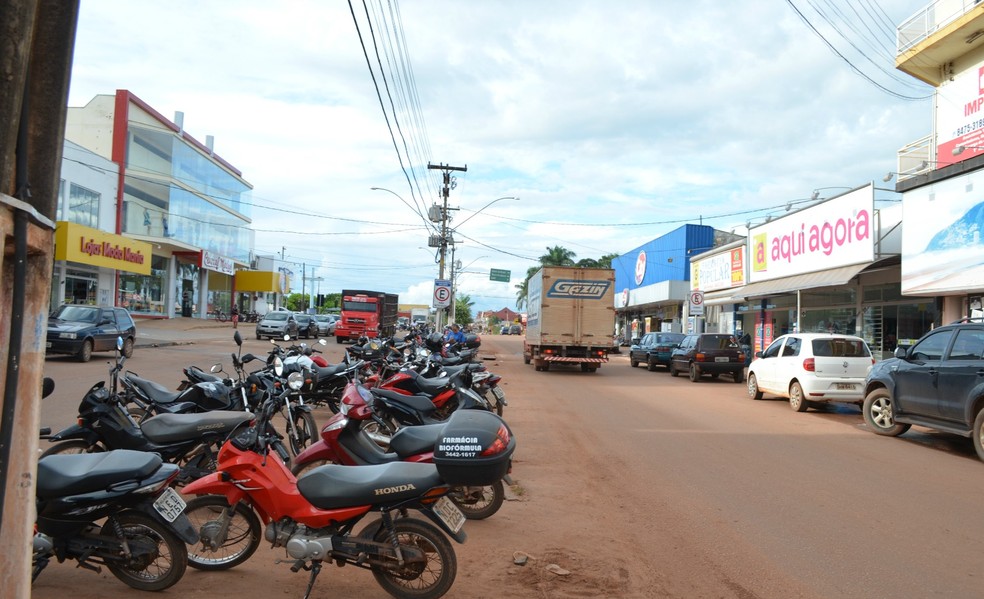 Moradores podem agendar manutenção de iluminação pública em Rolim de