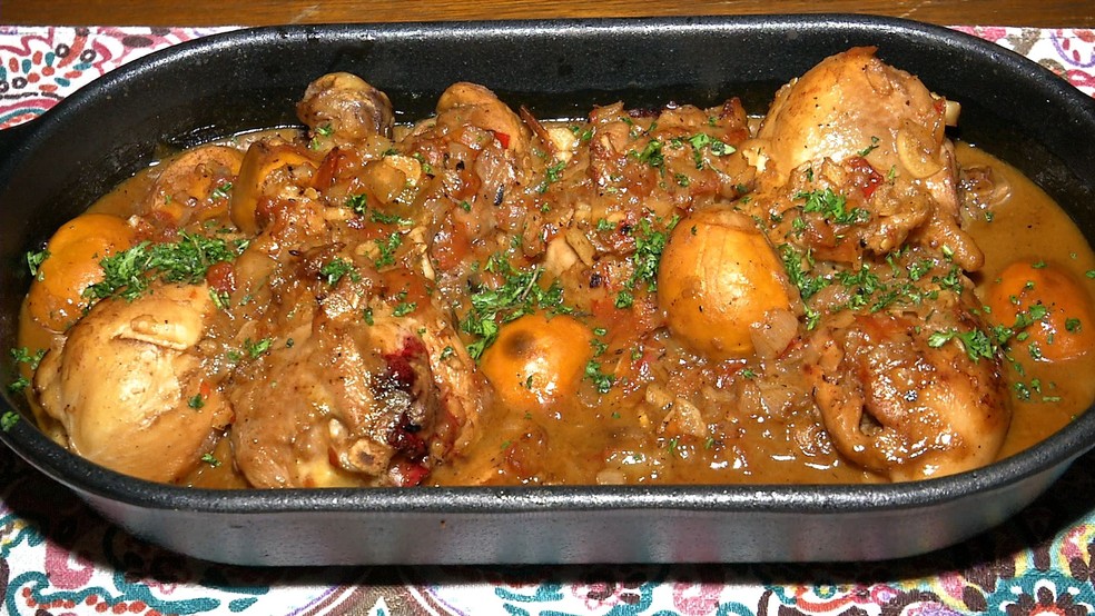 Frango com Pequi — Foto: Receita - Meu MS