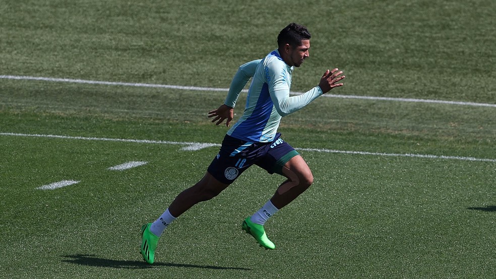 Rony durante treino do Palmeiras na Academia de Futebol — Foto: Cesar Greco