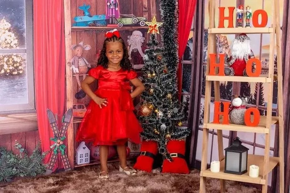 Alice Rocha, de 4 anos, foi baleada na cabeça quando voltava da escola, em Curicica