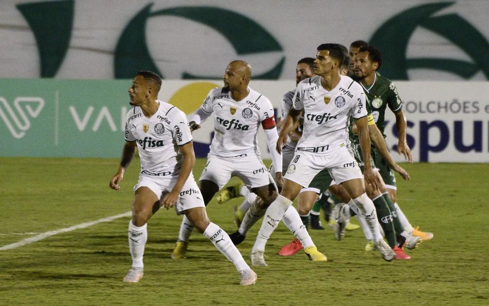 Esquema não encaixa, e Palmeiras conta com a sorte para vencer o Guarani